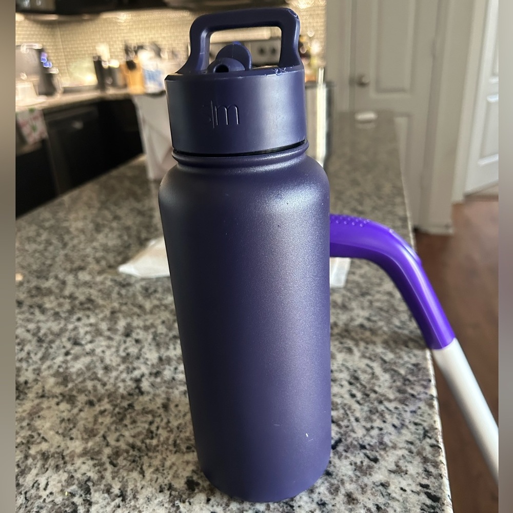 Simple Modern navy water bottle